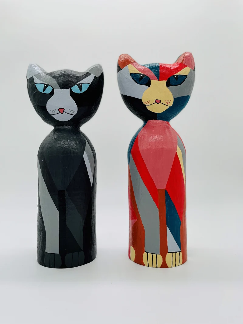 Spardose Katze – Handbemalte Spardose aus Papiermaché | Bunt & Grau