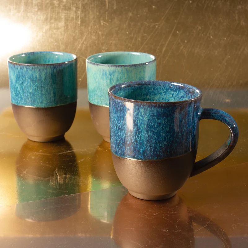Tasse Edward – Handgefertigte Steinzeugtasse mit farbiger Glasur