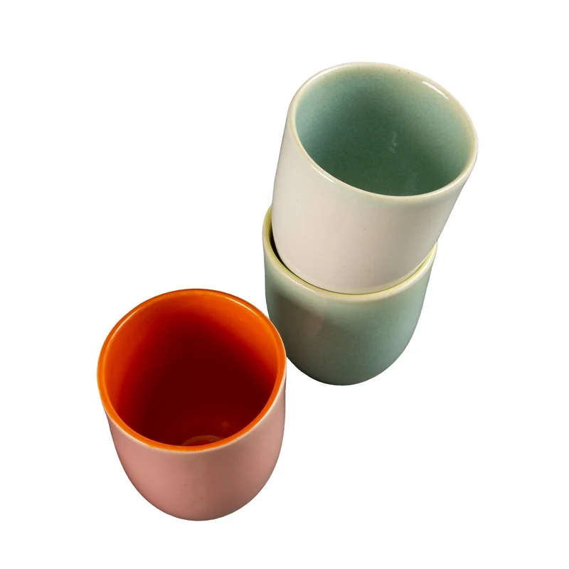 Becher Bella – Handgefertigter Steinzeug-Becher mit farbiger Glasur