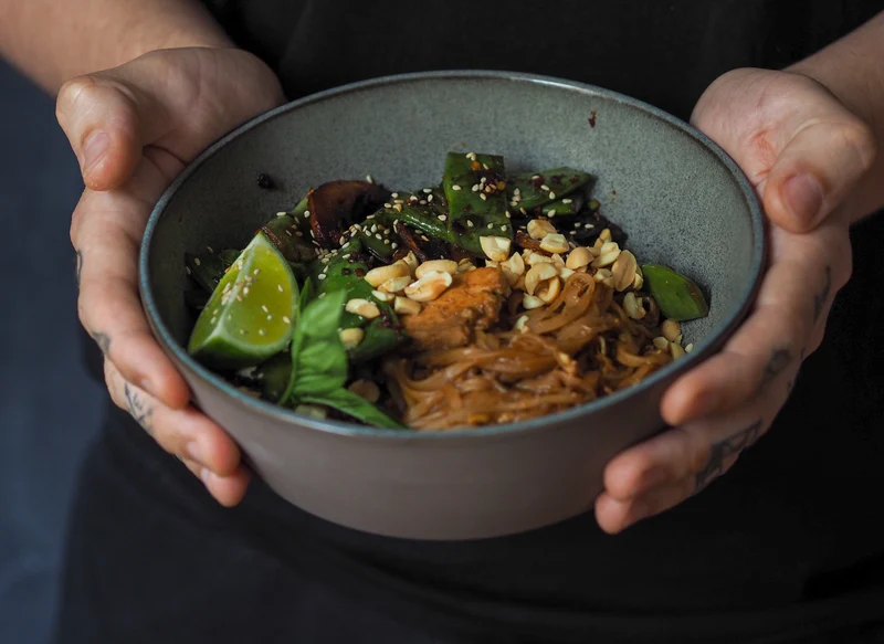 Udon Schale Susana – Große Suppenschale aus Steinzeug für asiatische Gerichte