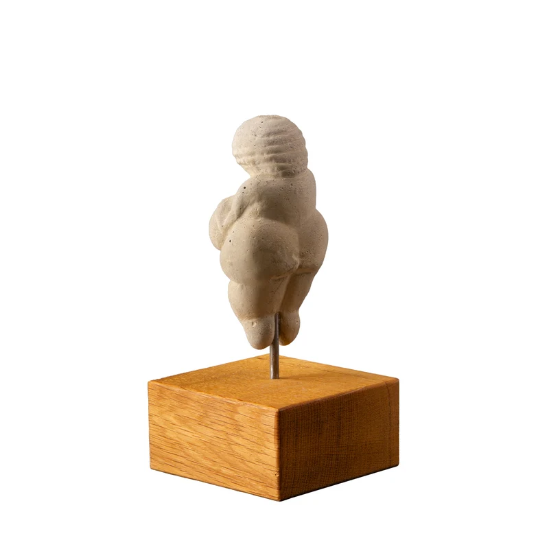 Venus auf Stativ – Venus von Willendorf Figur auf Zellan-Sockel