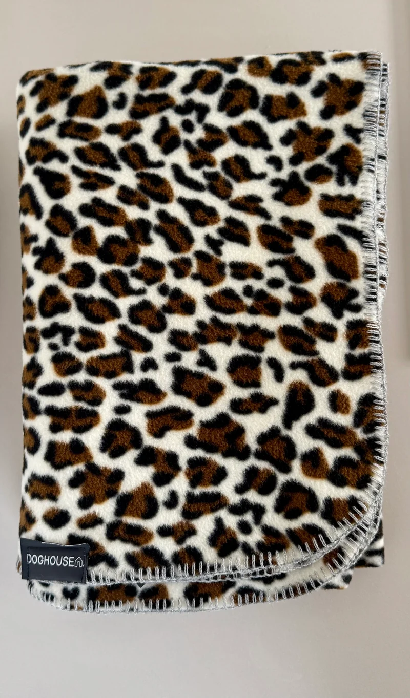 Hundedecke aus Polarfleece | Leo-Muster