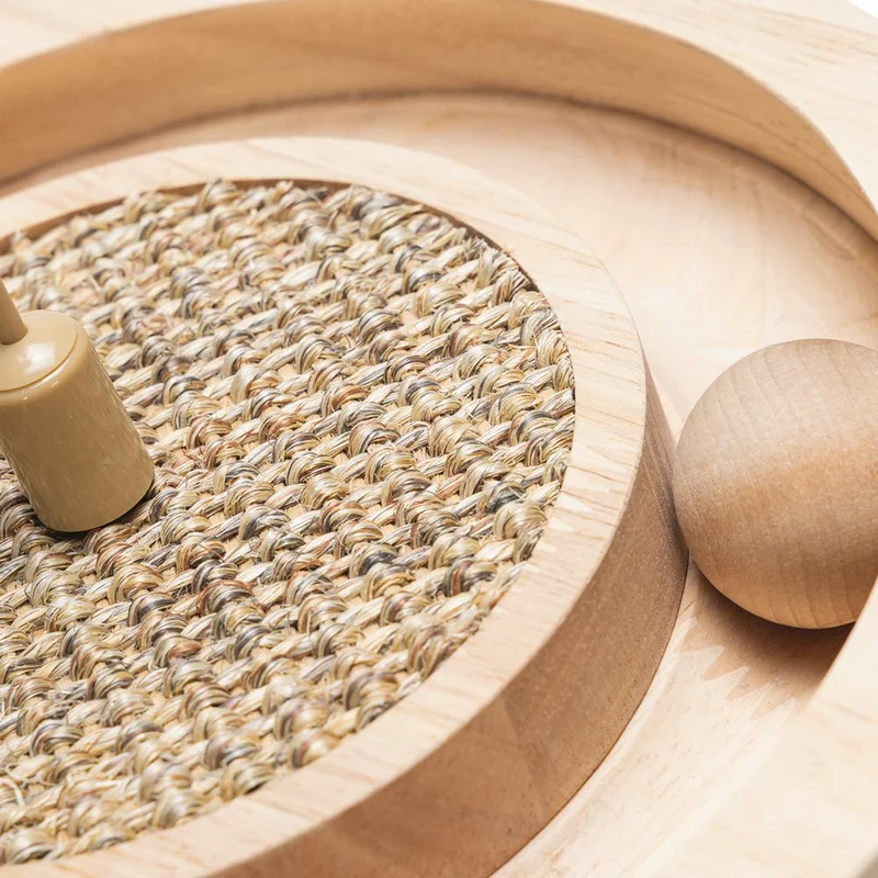 Designed by Lotte Katzenspielzeug WINNI - Ø 22 cm - Holz - 2 Kugeln Kratzbrett