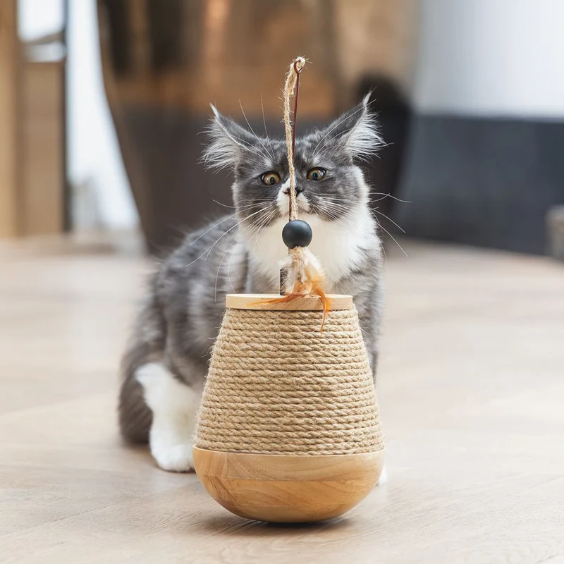 Designed by Lotte Katzenspielzeug MAE - Tumble - 15 x 18 cm - Holz - Feder Kugel