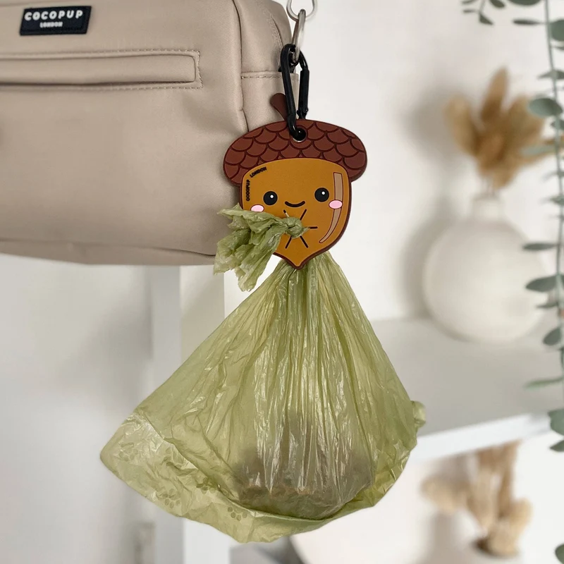 Kotbeutelhalter | Archie Acorn