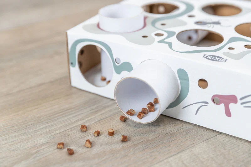 Paws'n'Treats Box mit beliebig steckbaren Röhren für Katzen