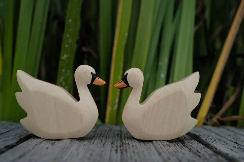 Holzwald Holzfigur Schwan