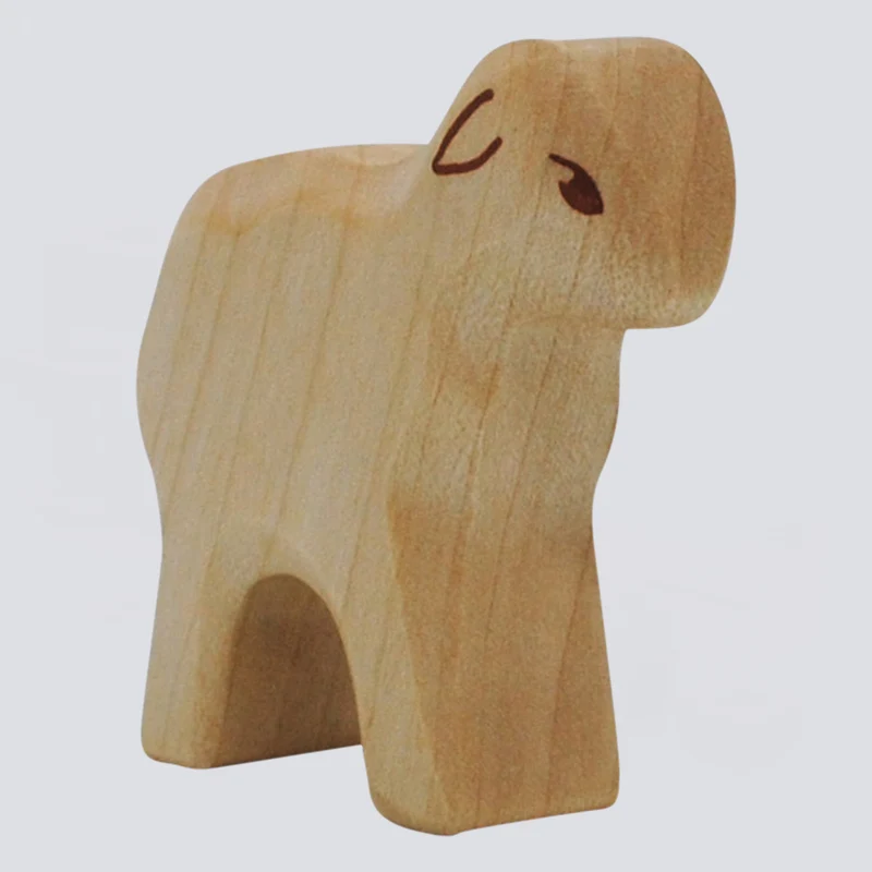 Holzwald Holzfigur Lamm stehend