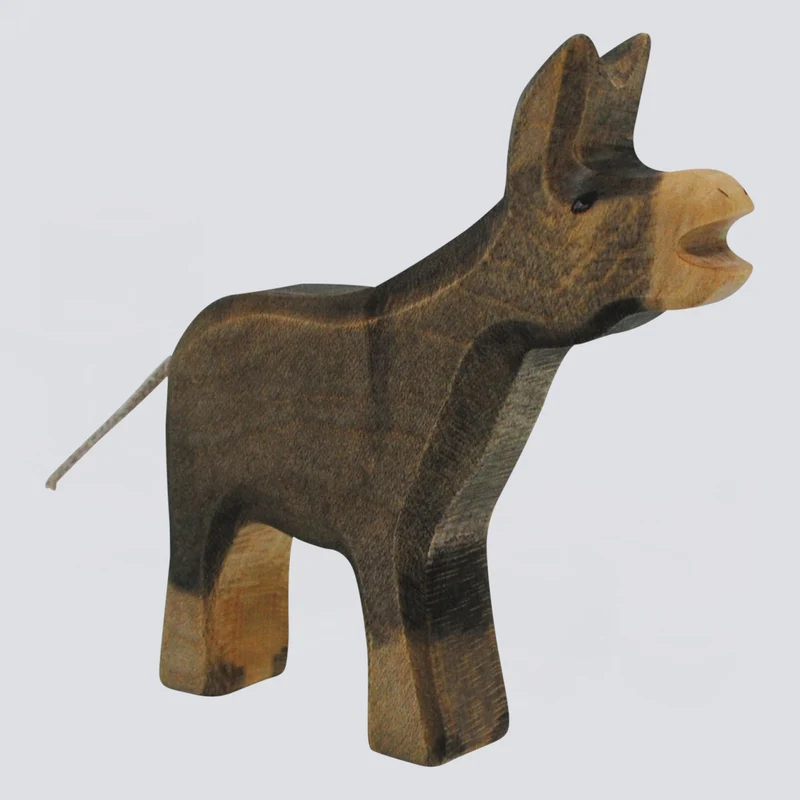 Holzwald Holzfigur Esel klein Kopf hoch