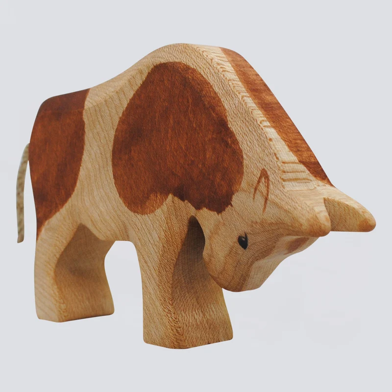Holzwald Holzfigur Stier braun