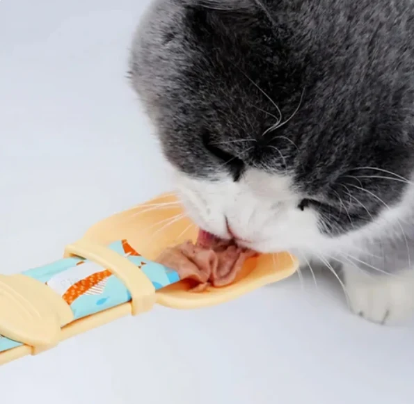 Sanfte Fütterhilfe für Katzen – Praktisches Schlecken leicht gemacht