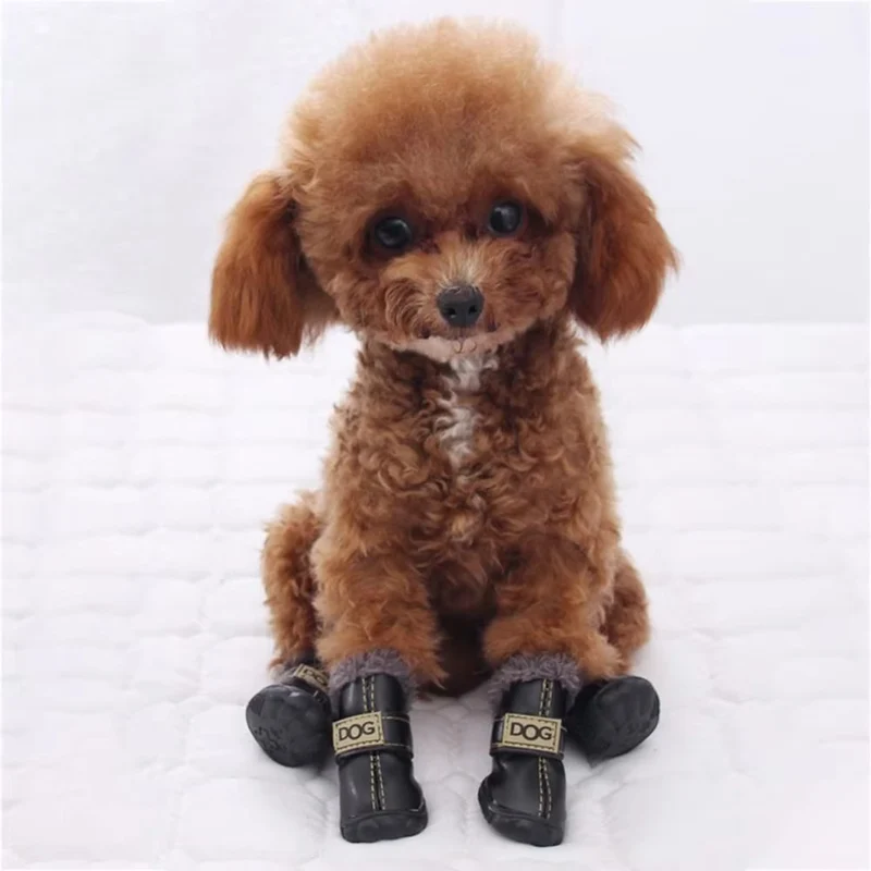 Kuschelige Hundeschneestiefel im Leder Look