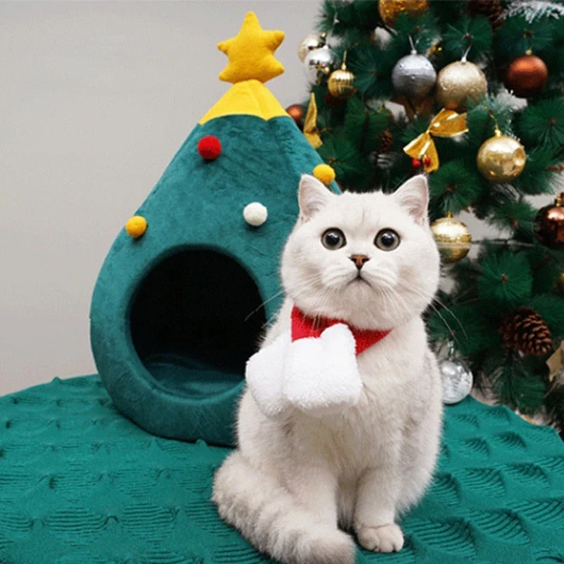 Katzenbett in Weihnachtsbaumform