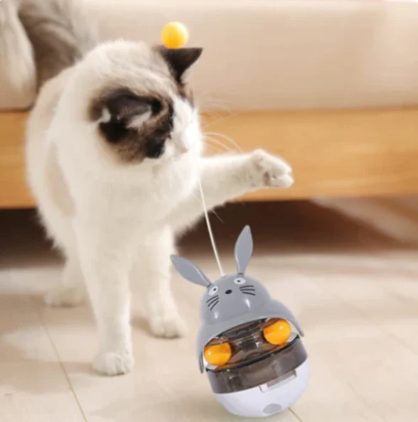 Interaktives Snack- und Spielzeug für Katzen mit Wackelfunktion