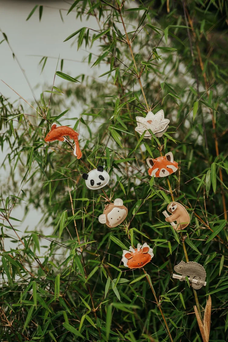 Josy Special Hairclip | Red Panda-Maple Leather