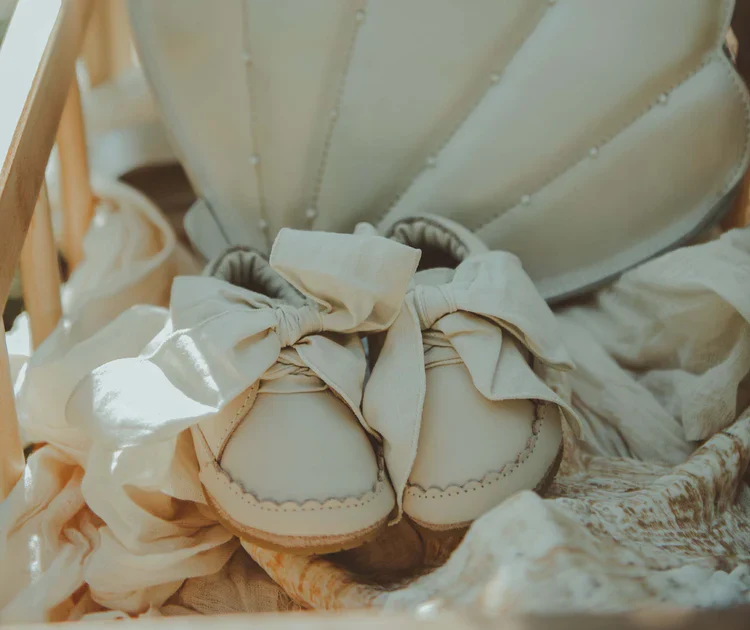 Lonny Sneakers-Cream Leather