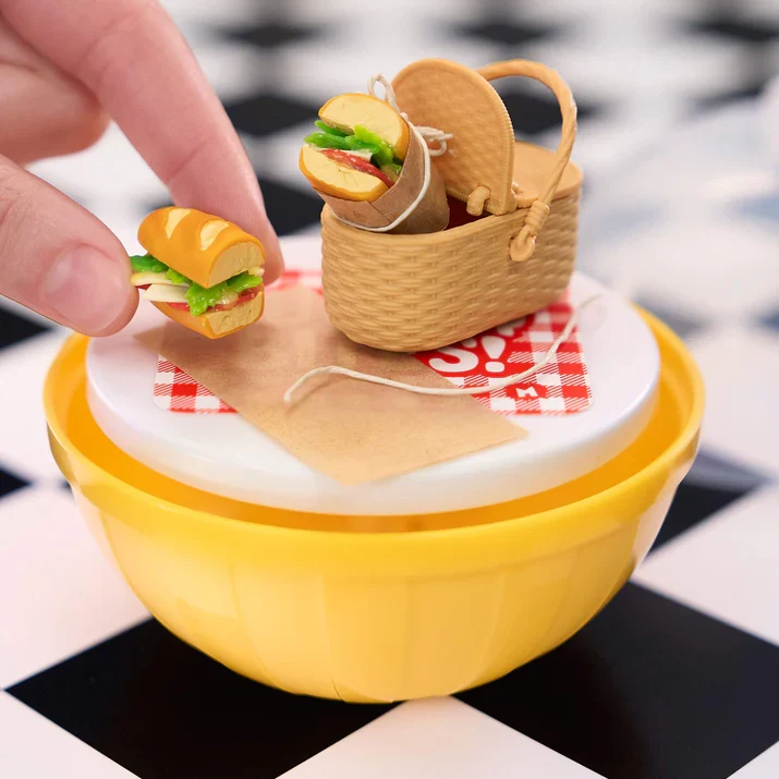 MGA's Miniverse Make It Mini Foods Diner (S4) (PDQ)