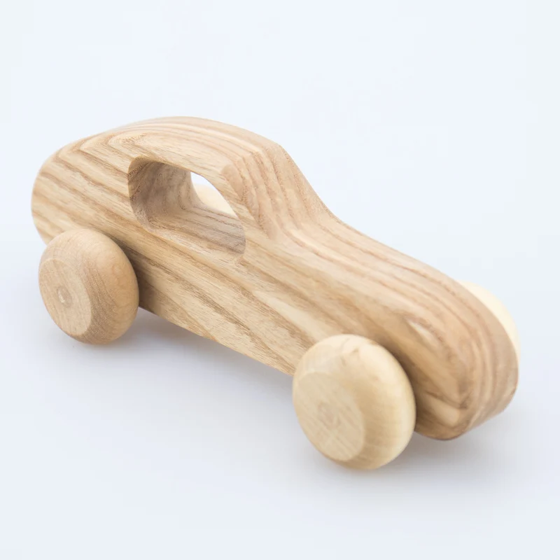 Rennauto aus Holz