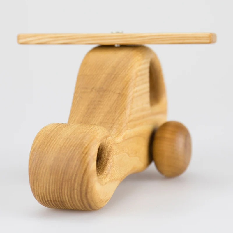Kleiner Holzhubschrauber