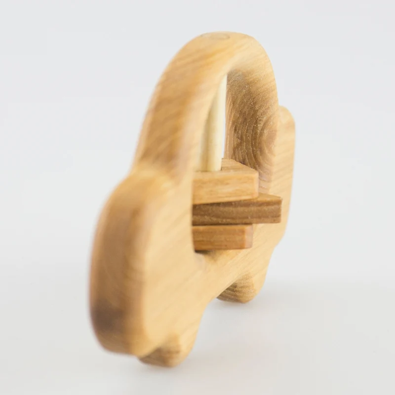 Holzrassel Auto