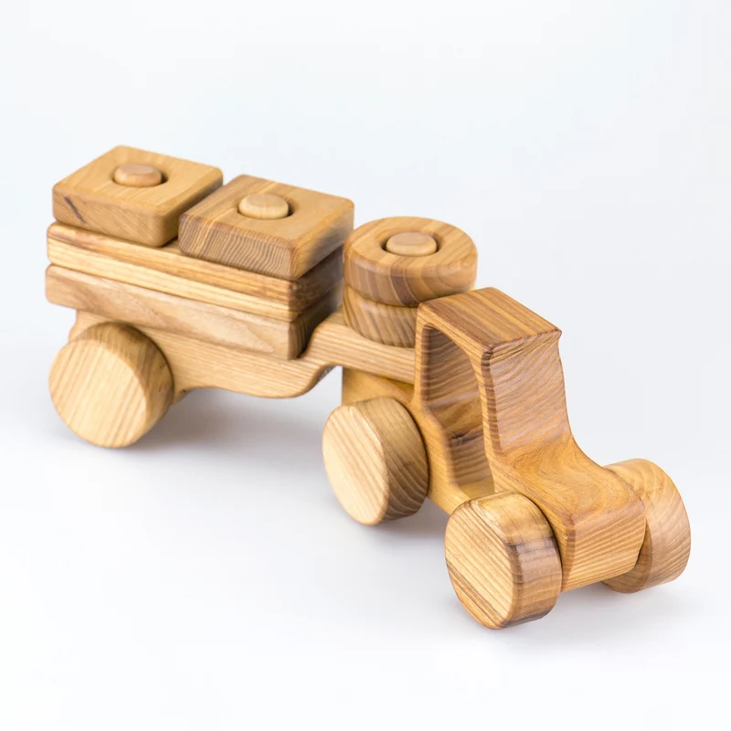 Holztraktor zum Stecken