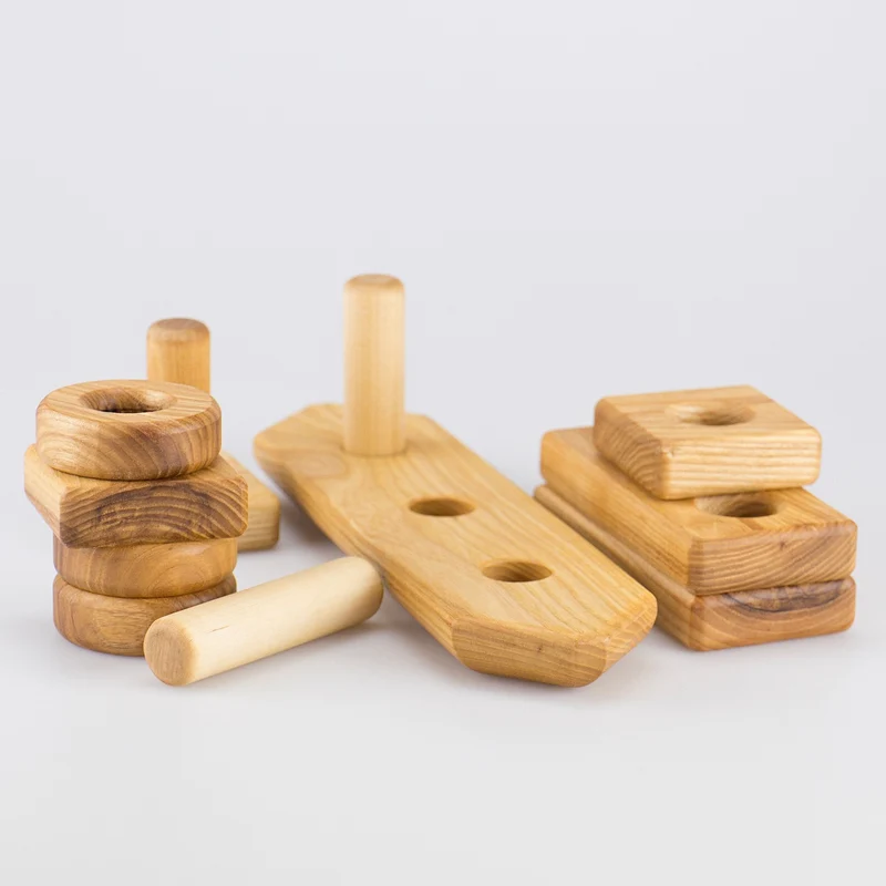 Holzboot zum Stecken