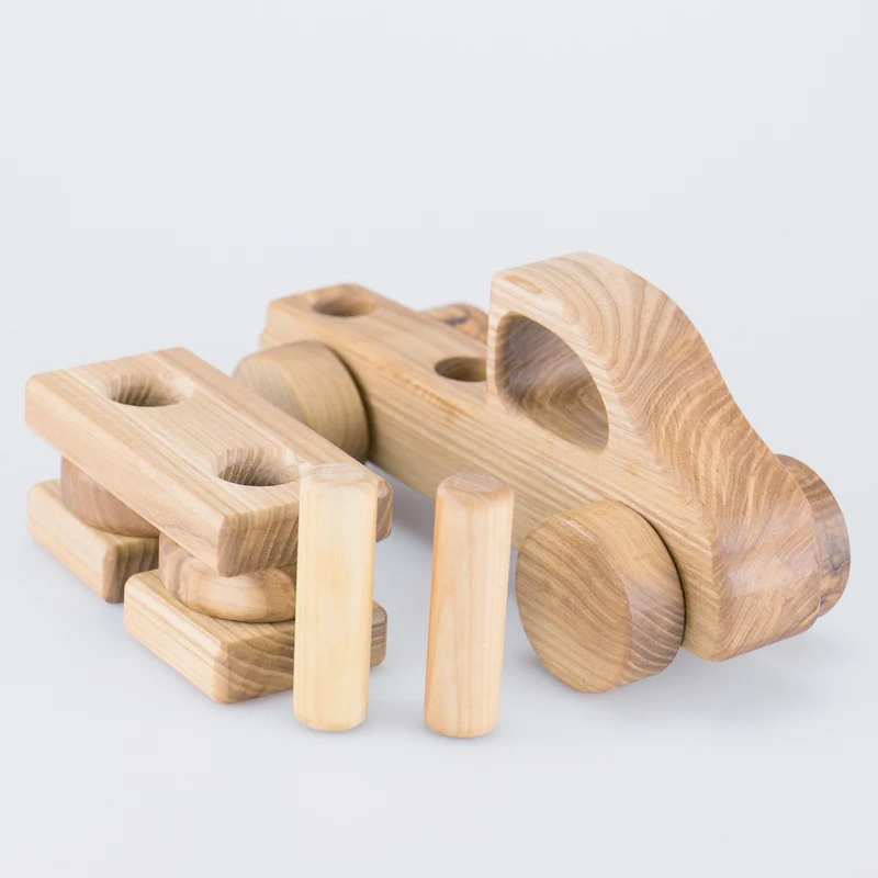 Holzauto zum Stecken