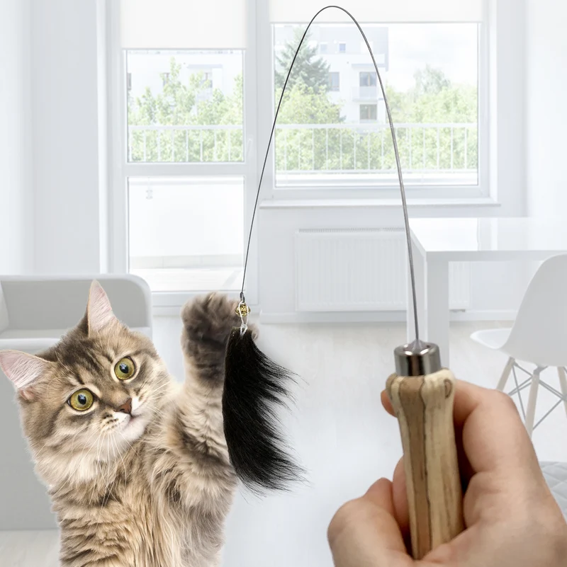 Katzenangel mit echtem Ziegenfell