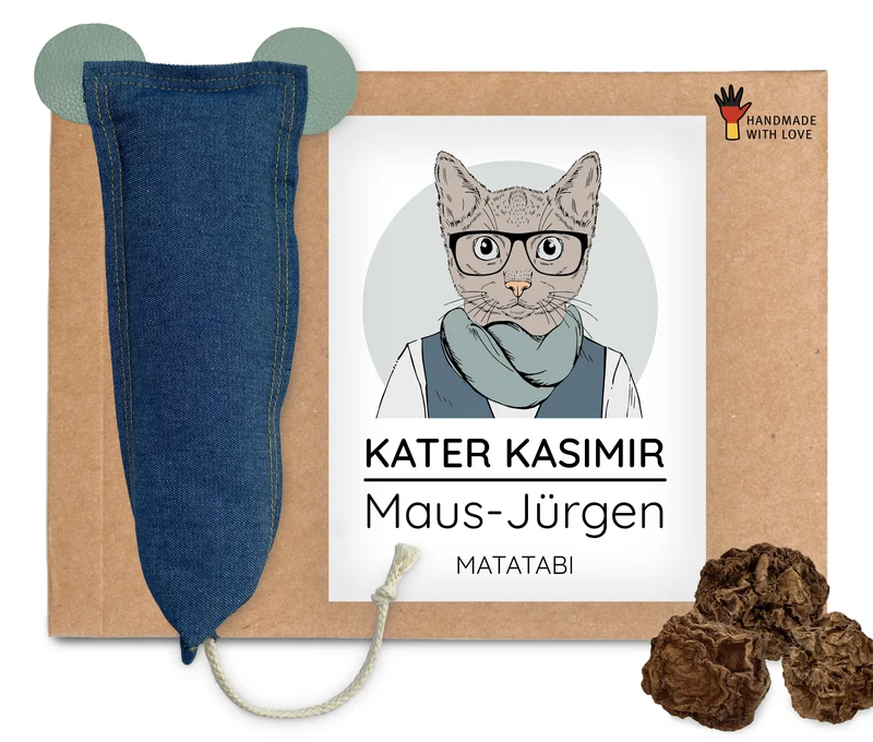 Maus-Jürgen mit Matatabi-Früchten