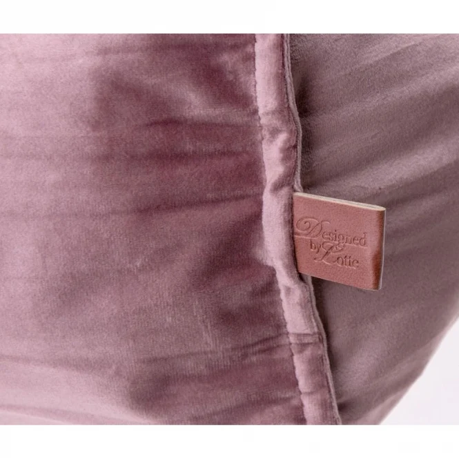 Designed by Lotte Katzenkissen Velveti