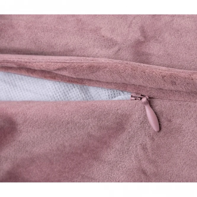 Designed by Lotte Katzenkissen Velveti
