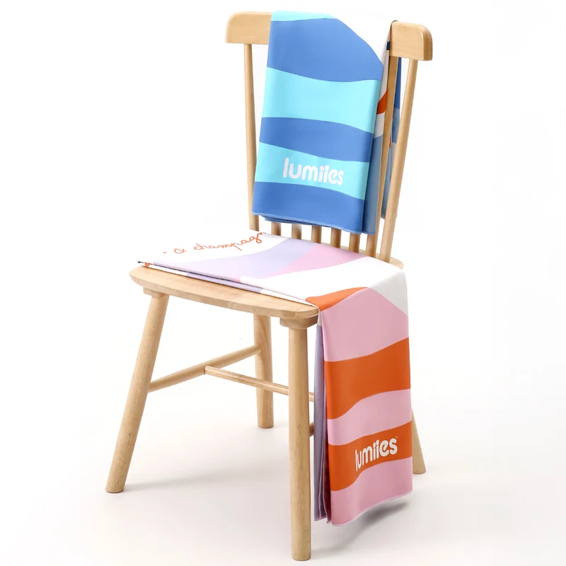 The Beach Towel – Dackel, Lilac Sunset (80x160 cm)