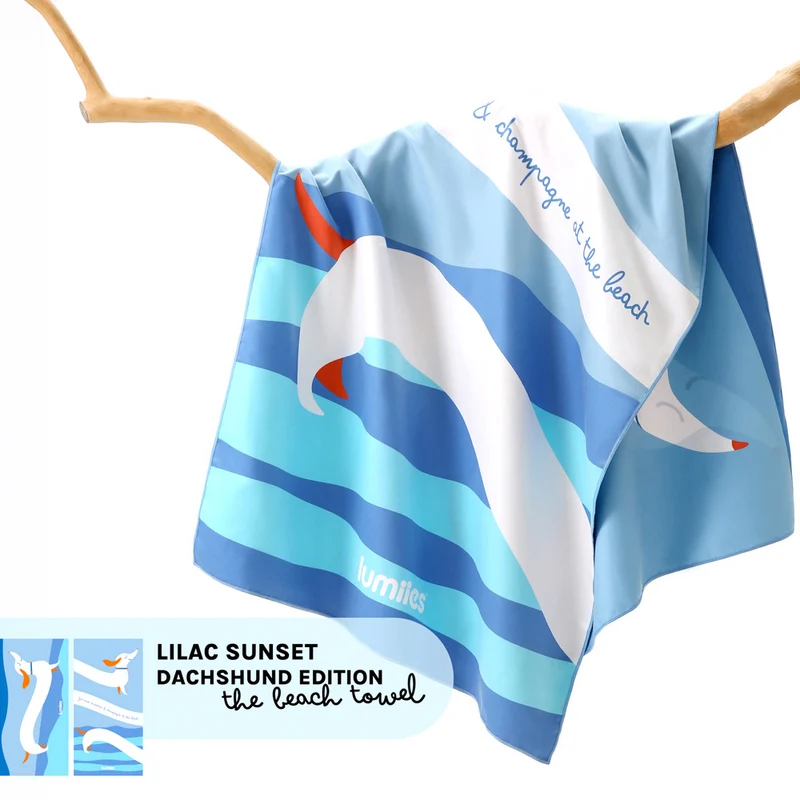 The Beach Towel – Dackel, Blue Lagoon (80x160 cm)