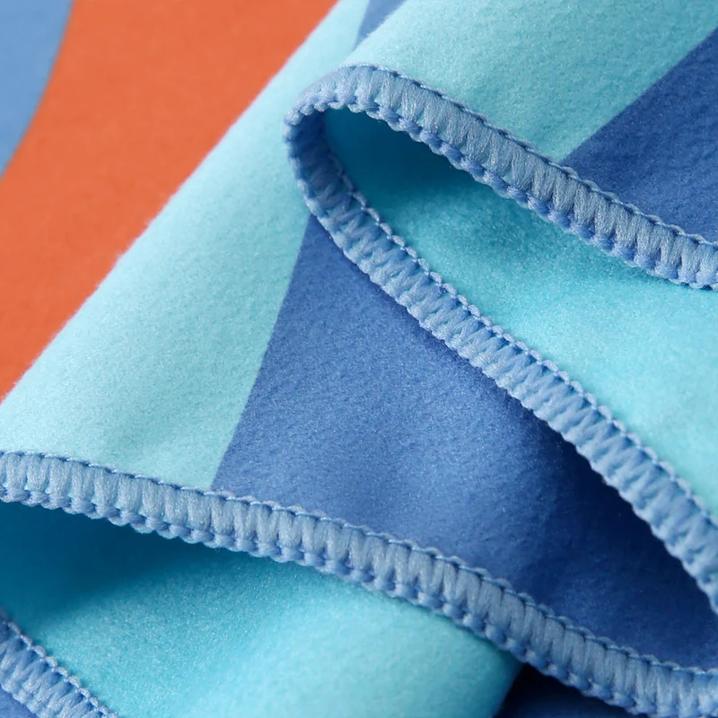 The Beach Towel – Dackel, Blue Lagoon (80x160 cm)