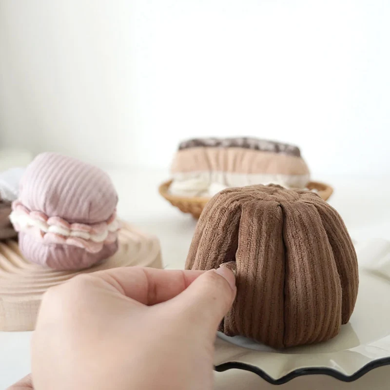 Schnüffelspielzeug CANELÉ Kuchen